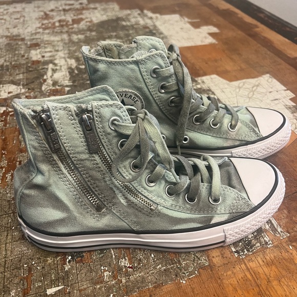 Converse High-Tops in Mint Green - Picture 2 of 5